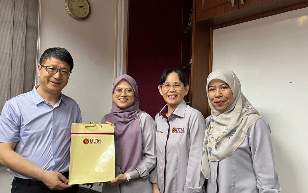 Delegates from Nanjing University Chinese Medicine recently paid an official visit to Universiti Teknologi Malaysia ( UTM)