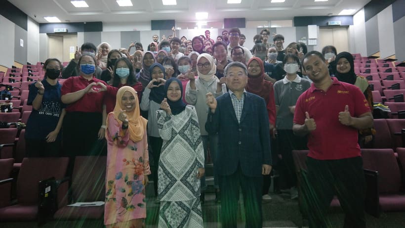 IJN-UTM CEC extends a Warm Welcome Visiting Professor from Jeonbuk National University, South Korea